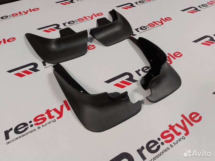 Брызговики Toyota Funcargo Черные