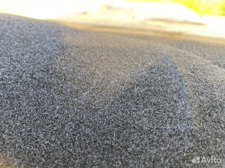 Коврик на приборную панель