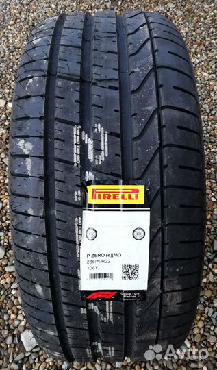 Pirelli P Zero 285/40 R22 106Y