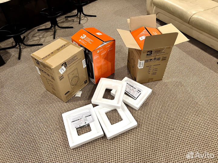 Студийные мониторы JBL LSR308 пара