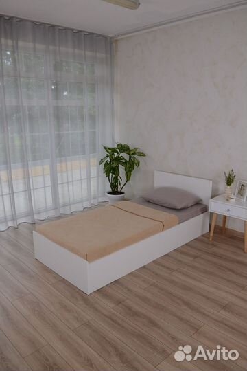 Кровать односпальная с матрасом белая Милена