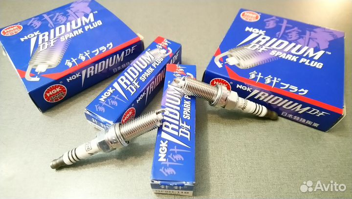 Комплект свечей зажигания NGK (1305) DF8H-11B