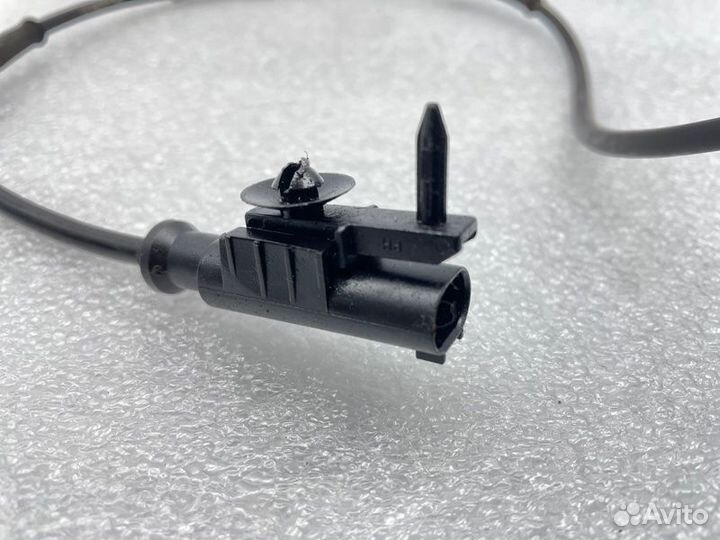 Датчик ABS задний правый Land Rover Range Rover