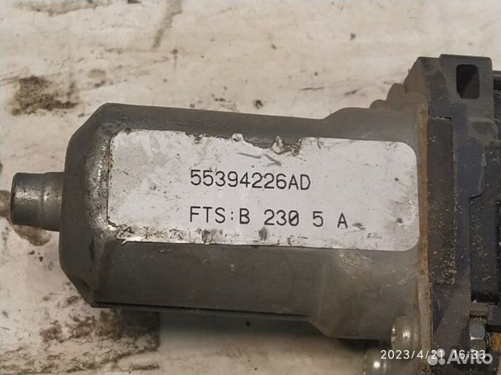 Стеклоподъемник передний прав.Gr.Cherokee WK 05-10