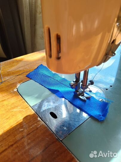 Швейная машина LADA ножная