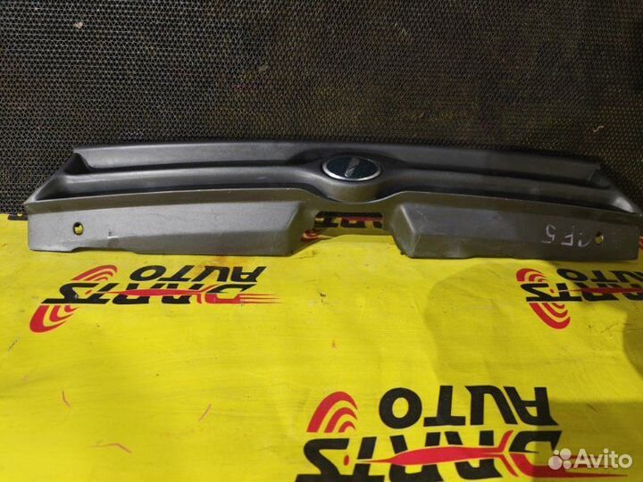 Решетка радиатора Subaru Impreza GF5