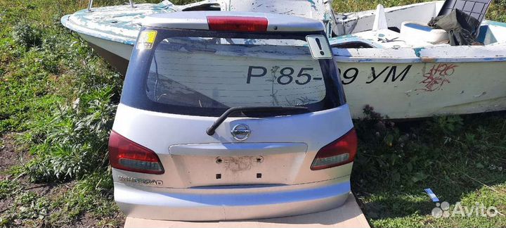 Багажная задняя дверь