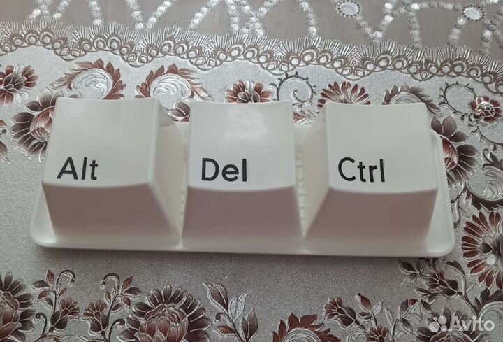 Кувшин с кружками