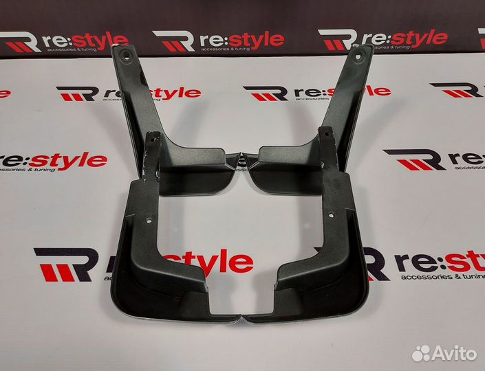 Брызговики Toyota Ractis 120 R304