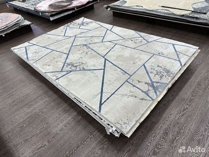 Ковер новый 1.6х2.3м