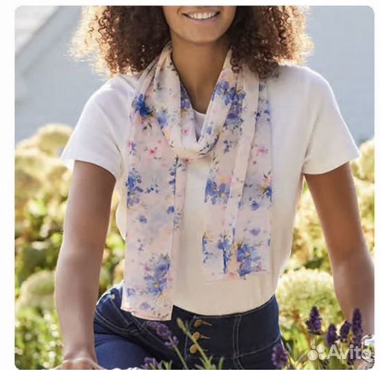 Женский шарф новый в упаковке