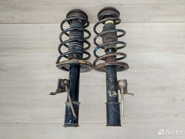 Стойка в сборе Правая Citroen C4 Peugeot 307