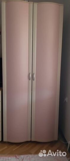 Продаётся комплект детской мебели