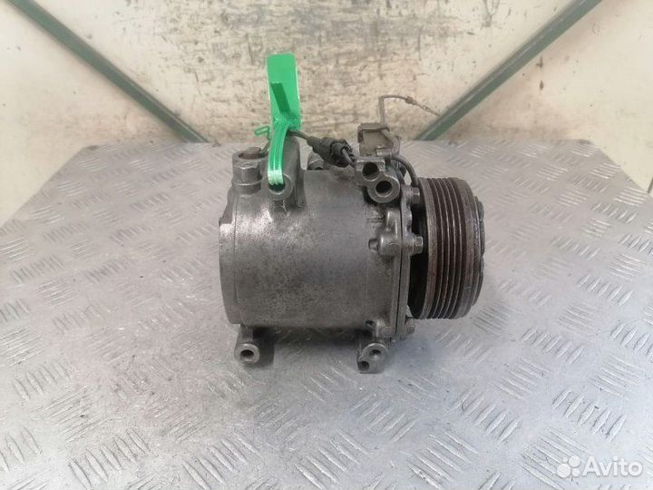 Компрессор кондиционера Mitsubishi Carisma