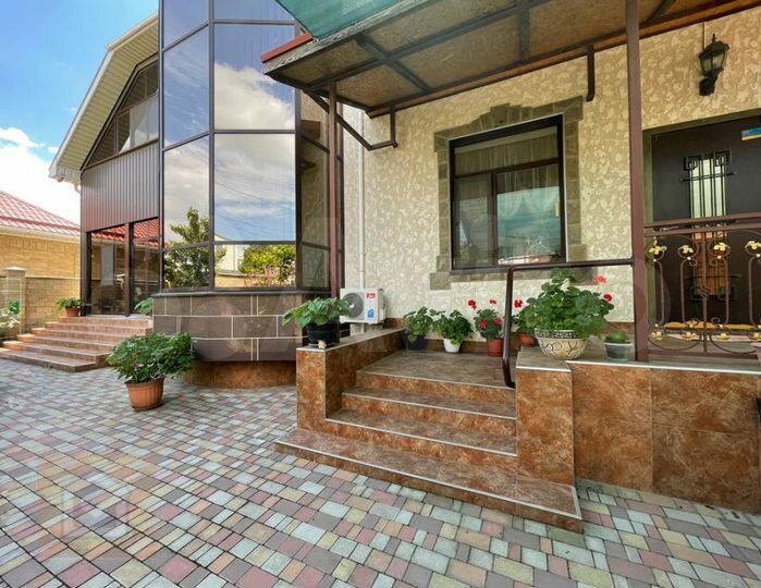 Дом 415 м² на участке 6 сот.