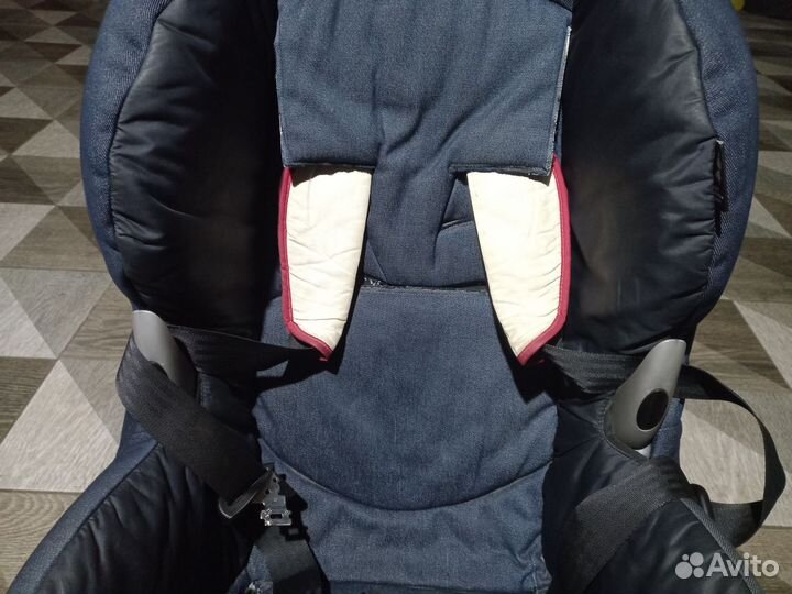 Автомобильное кресло maxi cosi