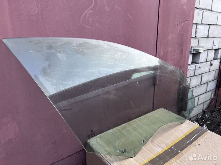 Боковое стекло правой передней двери бмв BMW 5 f10