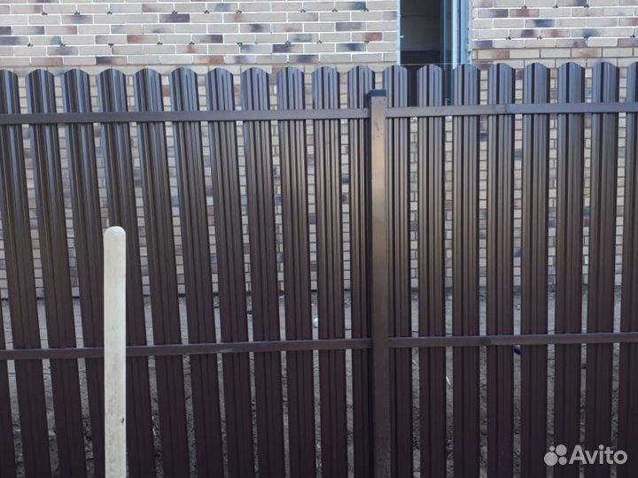 Заборы с раздвижными воротами