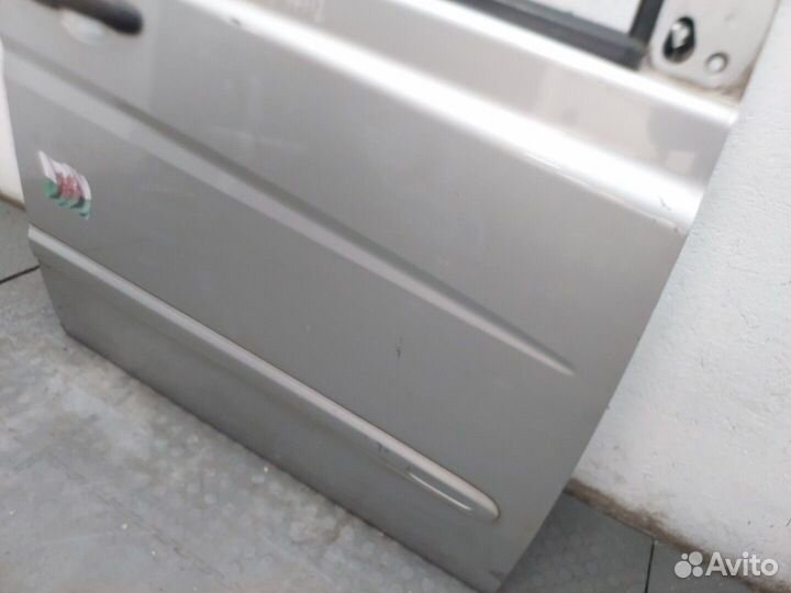 Дверь боковая правая передняя Mercedes Vito W639