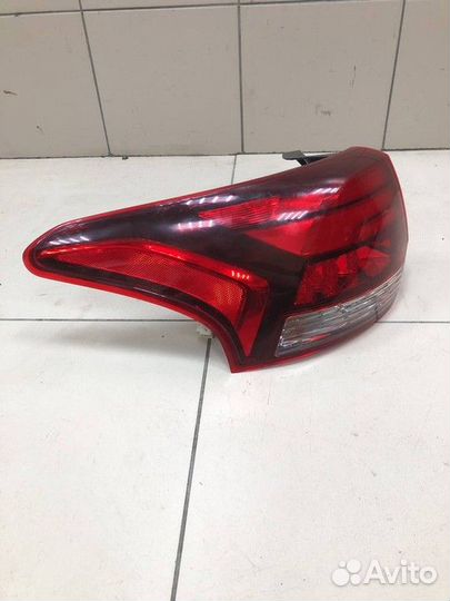 Фонарь наружный левый Mitsubishi Outlander