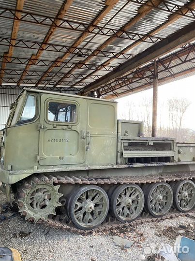 Гусеничный тягач