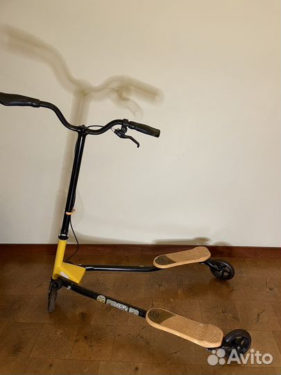 Трехколесный самокат Fliker