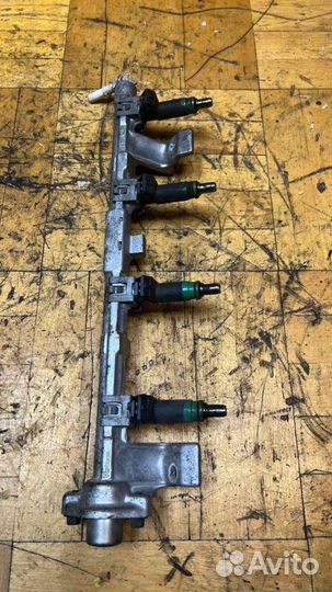 Рейка топливная Ford Focus 2 1.6 2005-2008