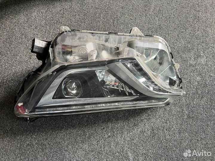 Фара toyota rav4 левая
