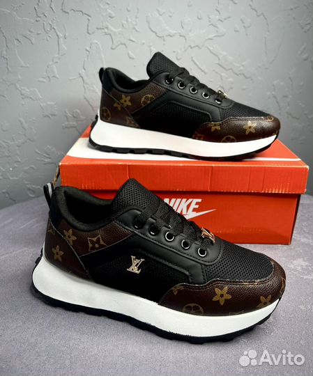 Кроссовки Louis Vuitton женские