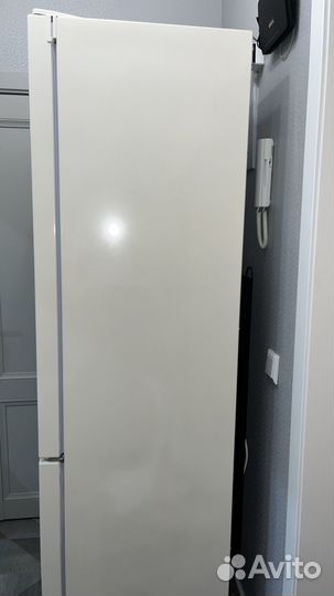 Холодильник Indesit DF 4200 E