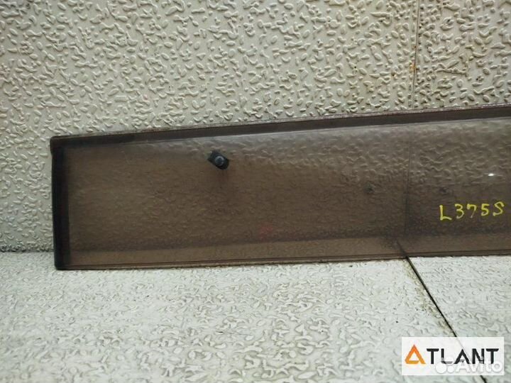 Ветровик задний левый daihatsu tanto