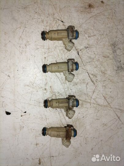 Форсунка топливная Nissan Primera P11 2.0 16V 1999