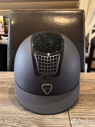 Шлем для конного спорта