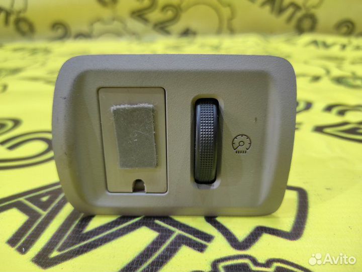 Кнопка подсветки приборной панели Toyota Camry