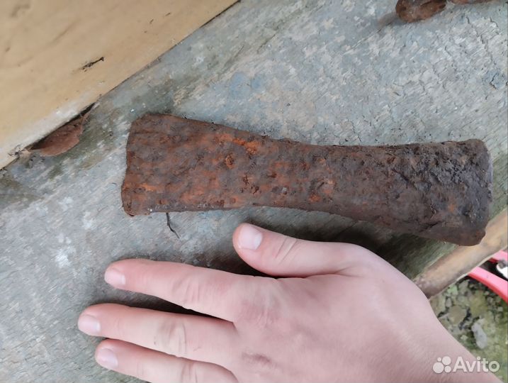 Топорик - тесловидный плотницкий