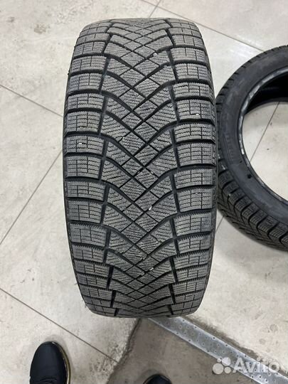 Pirelli Ice Zero FR 225/45 R17 94H
