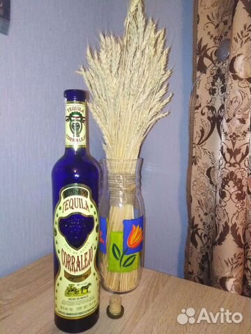 Красивая бутылка. Синее стекло