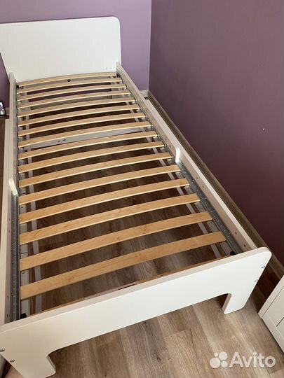 Кровать
