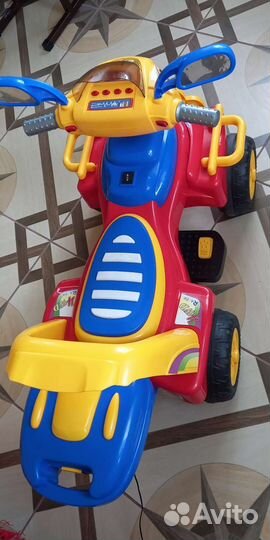 Детский квадроцикл на аккумуляторе