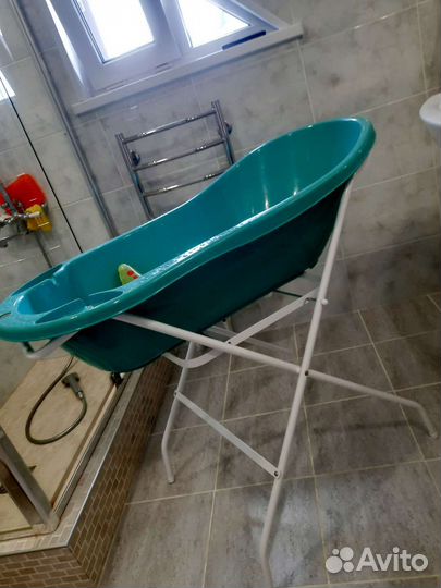 Ванночка для купания с подставкой