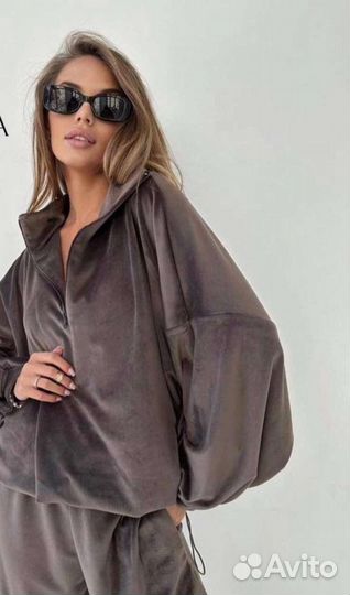 Спортивный костюм женский