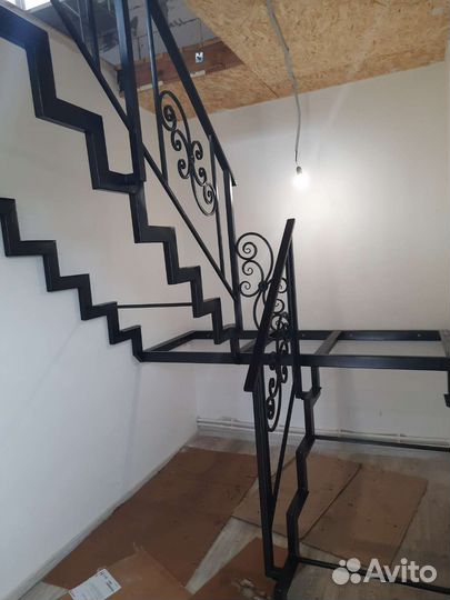 Лестницы металлические каркасные