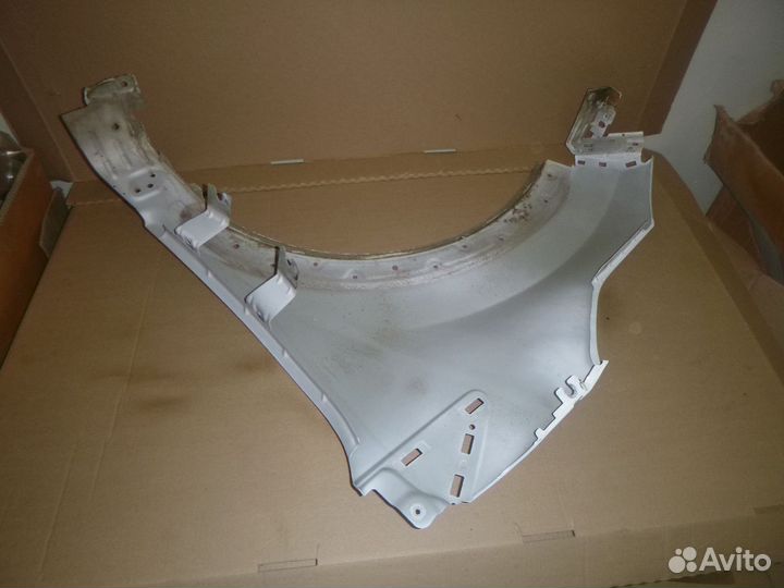 Крыло переднее правое Рено Каптюр Renault Kaptur