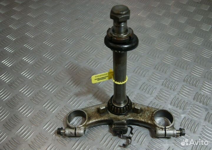 Траверса нижняя Suzuki GSF250 Bandit, GJ77A