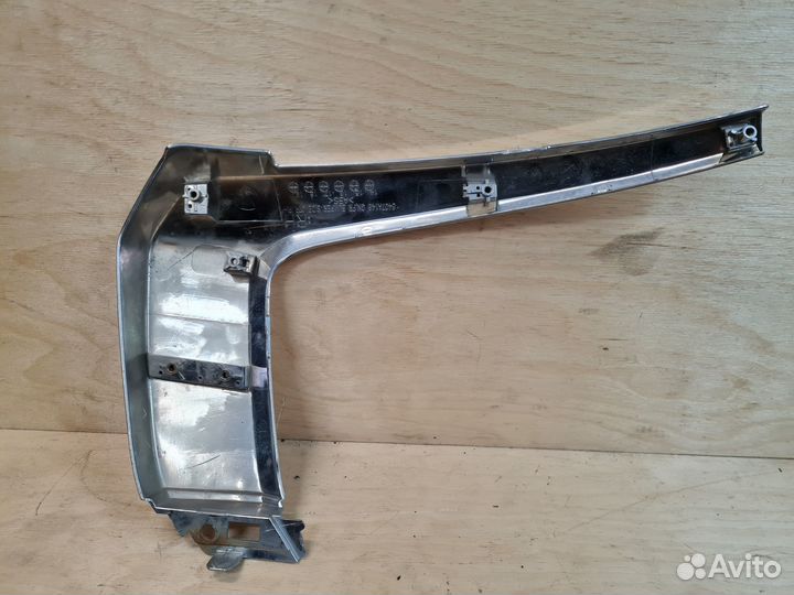 Накладка бампера переднего правая Mitsubishi Outla