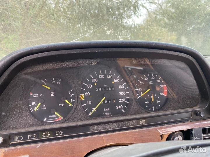 Щиток приборов Mercedes W126