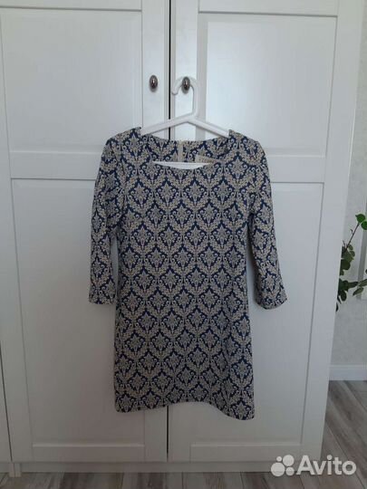 Офисное платье в стиле Шанель