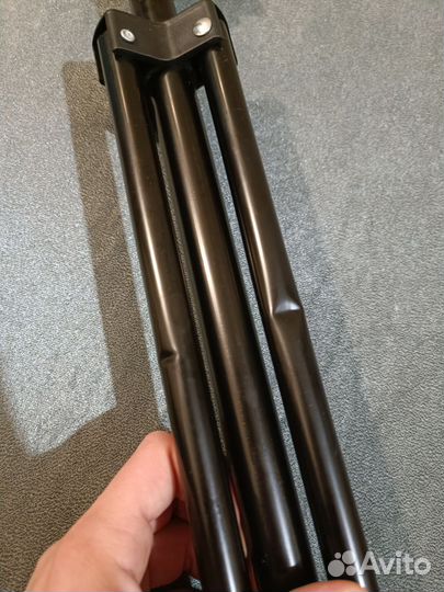 Штатив и кольцевая лампа