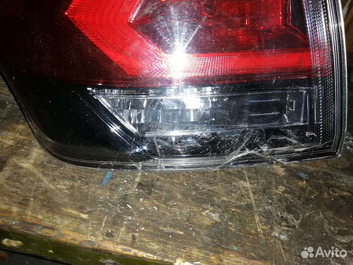 Задний левый фонарь рав4