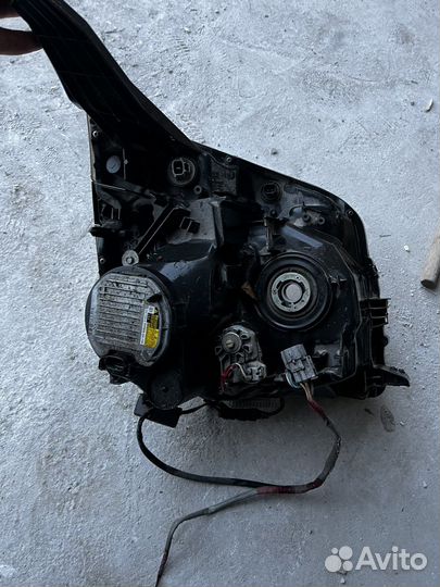 Фары на toyota voxy